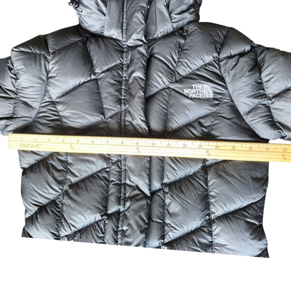 See Clip 🤩 The North Face 700 Down Fill Black  Long Winter Puffer Jacket XS - Picture 8 of 17